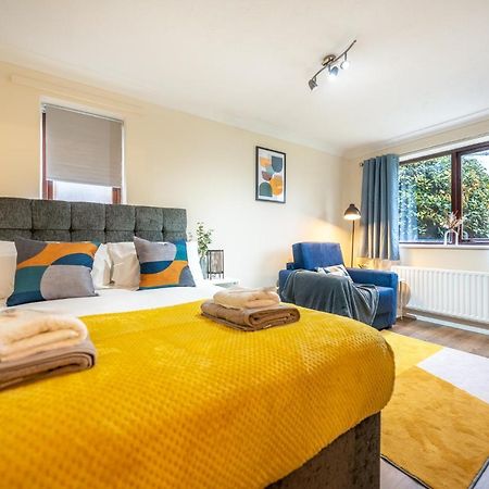 Grange Studio Apartment - Heathrow Staines-upon-Thames Exteriör bild