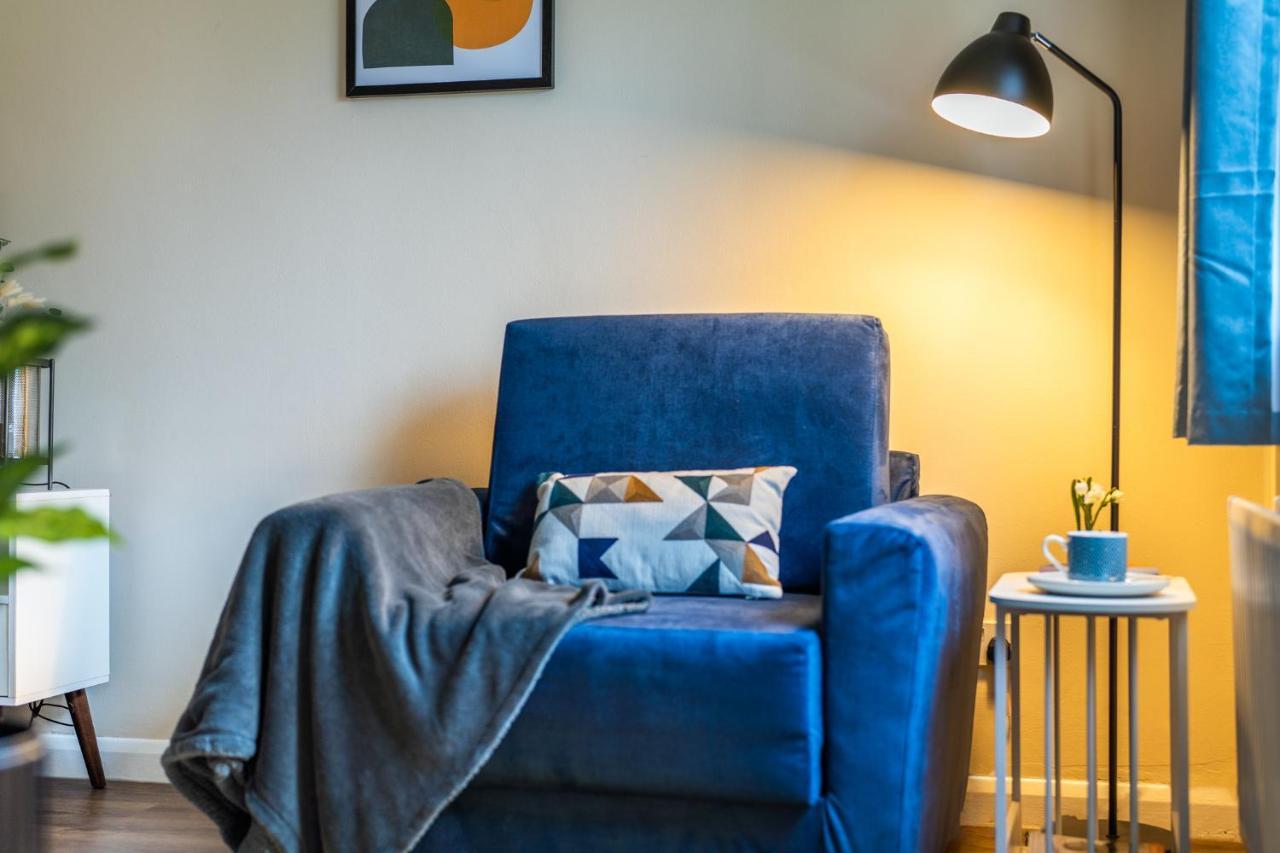 Grange Studio Apartment - Heathrow Staines-upon-Thames Exteriör bild