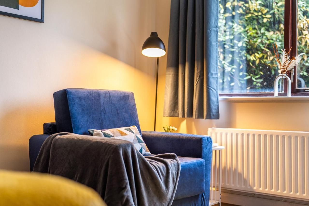Grange Studio Apartment - Heathrow Staines-upon-Thames Exteriör bild
