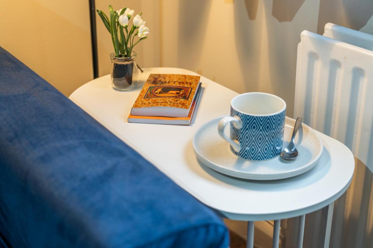 Grange Studio Apartment - Heathrow Staines-upon-Thames Exteriör bild